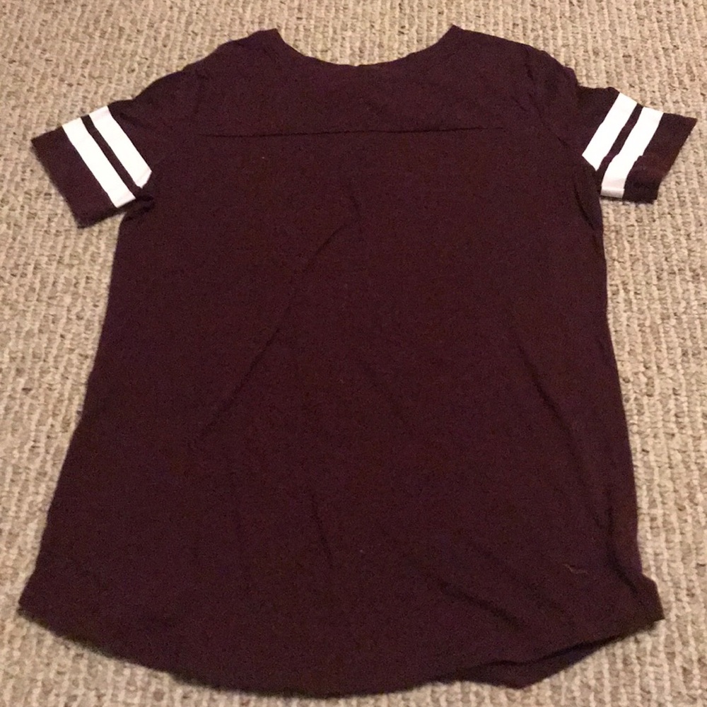 maroon t-shirt from pink